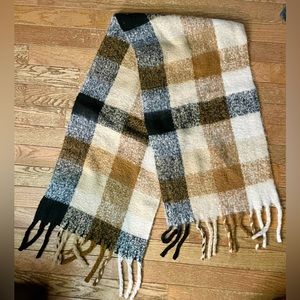 Molly Bracken large scarf/shawl